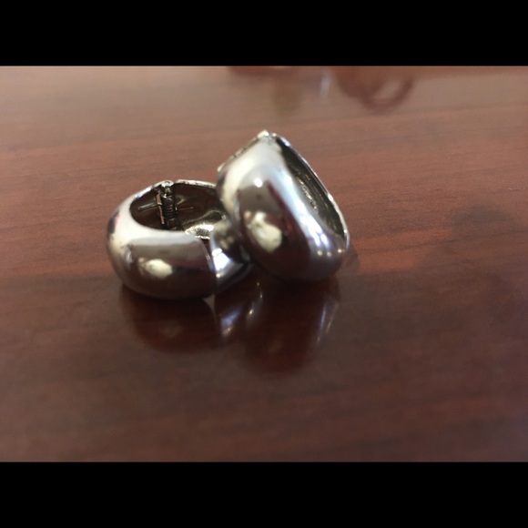 Vintage clip on sleeper earrings - Picture 1 of 4